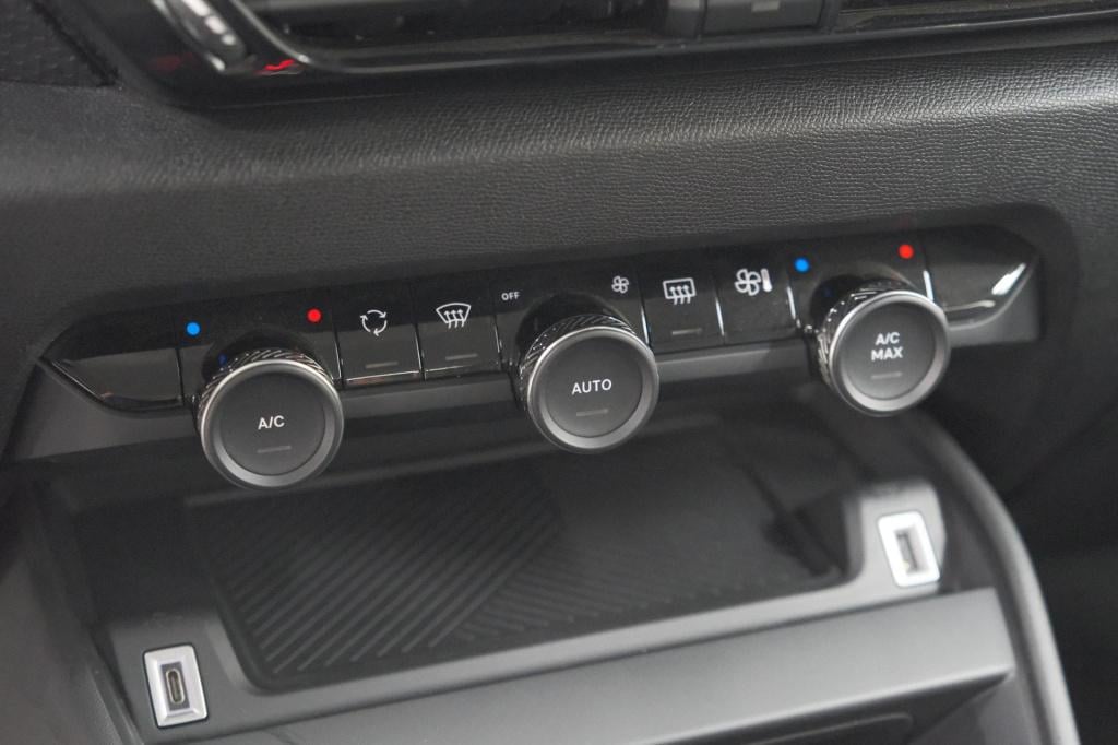 Citroen C4 puretech 130 feel pack | head-up display | camera | navigatie | 