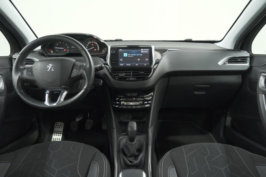 Peugeot 2008 puretech 82 active | lage km | trekhaak | navigatie | parkeers