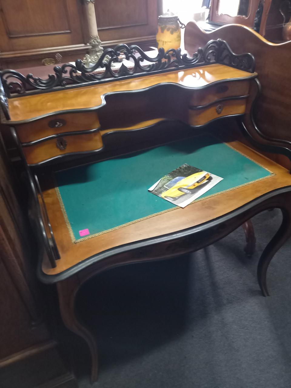 Gebruikte meubels ea te koop