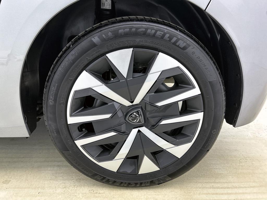 Peugeot 208 100 pk style | rijklaar | parkeersensoren | navigatie | apple c