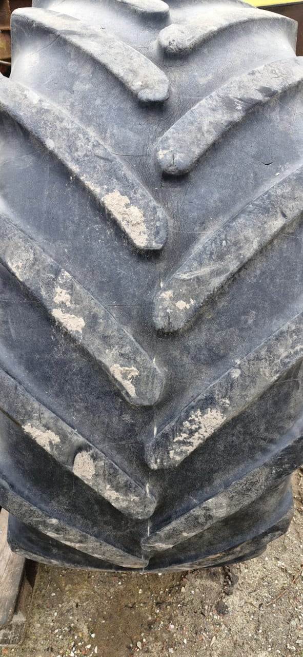Te koop: Michelin 540 65 R28