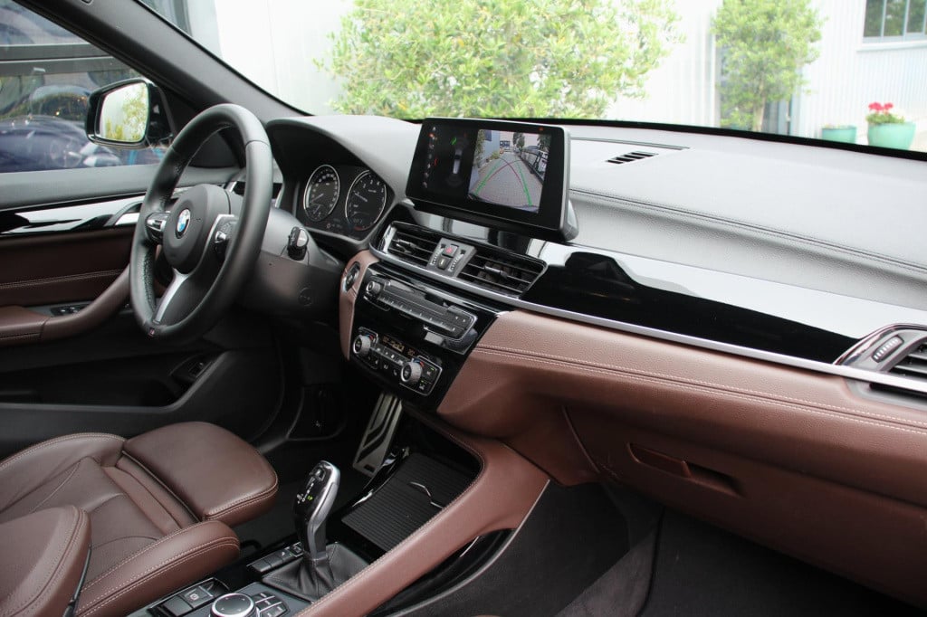 BMW X1 sdrive18i m sport - pano - leder - led - headup - navi plus - full o