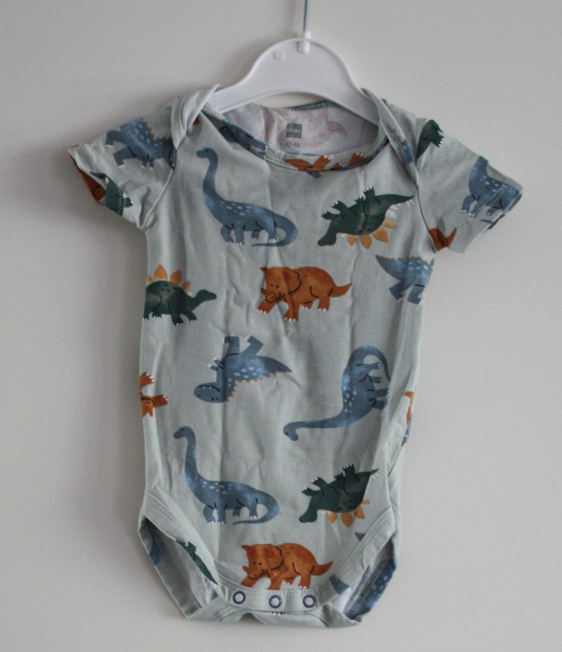 Rompertje met dino print maat 62-68