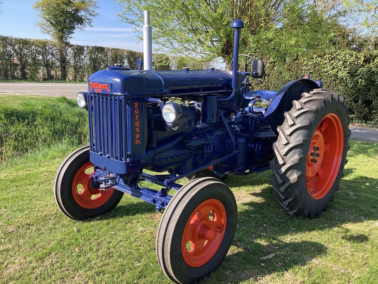 Fordson E27N Blauwe reiger