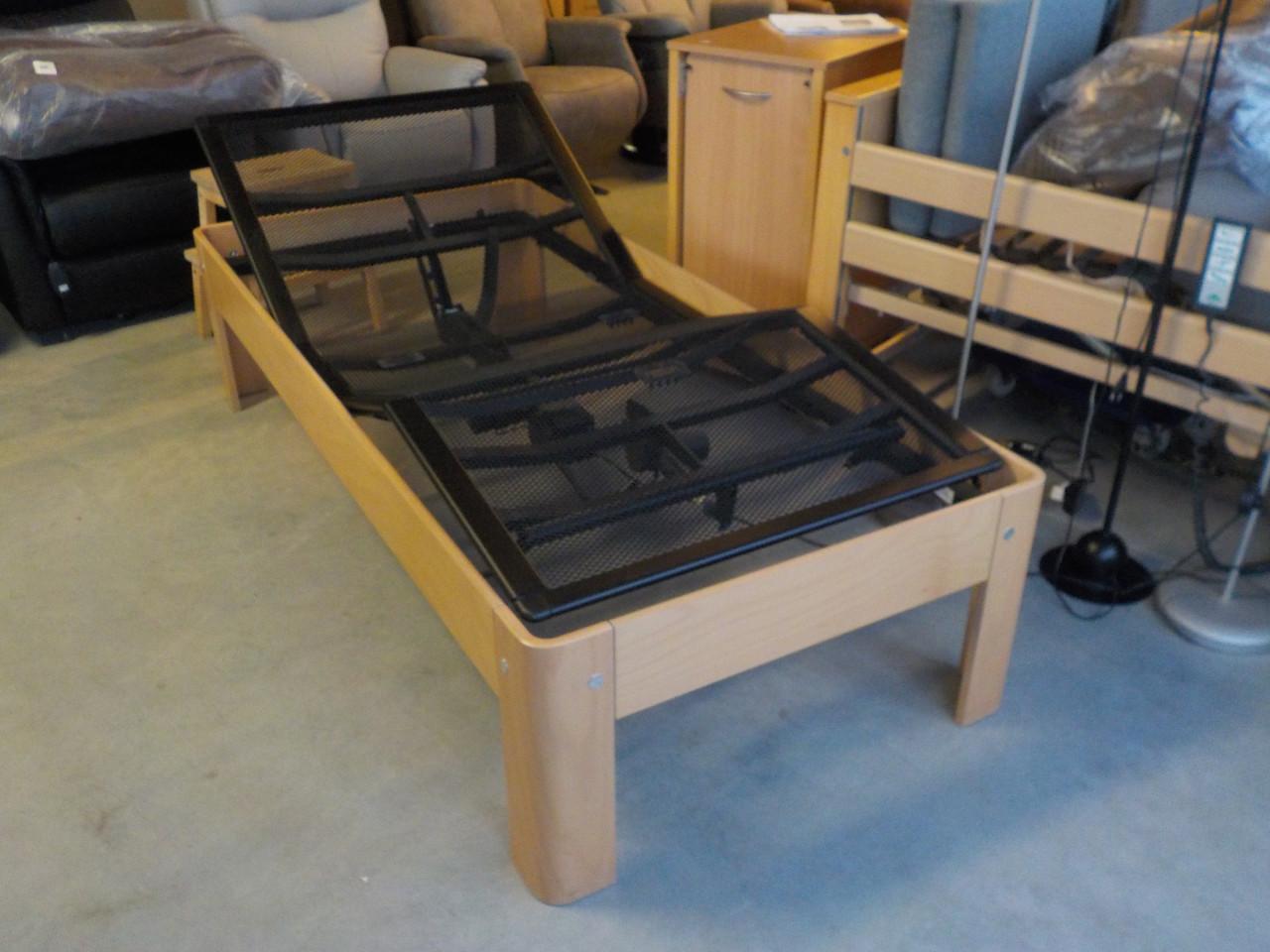 Alles van auping ledikant , elektrische spiraal en matras in vrijwel nieuw