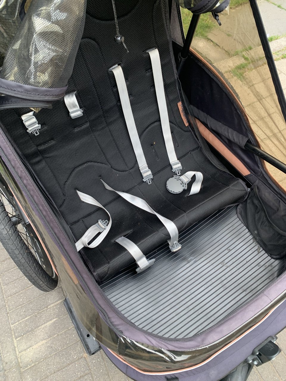 Bobike 2-in-1 fietskar en wandelwagen - zwart/bruin