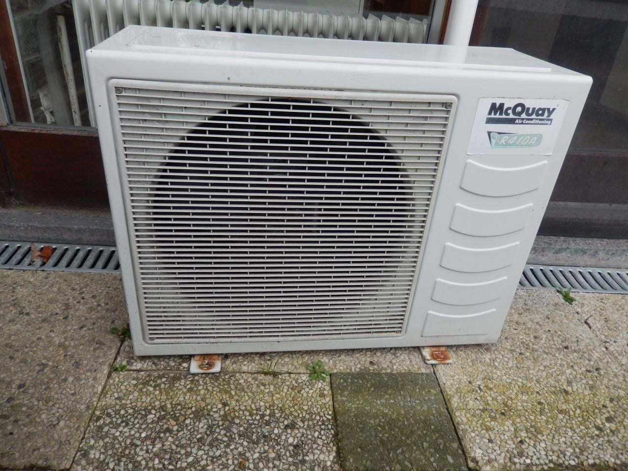 Split airco binnen en buiten met afstandsbediening