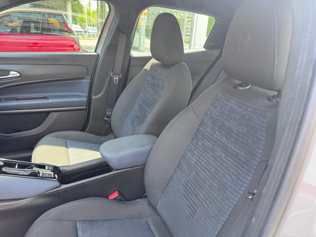 Alfa Romeo Junior elettrica 54 kwh