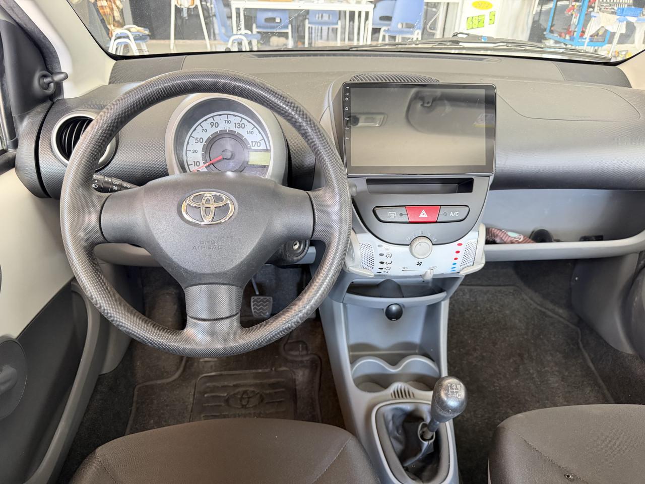 Toyota Aygo 1.0 12V Vvt-i 5DRS 2011 Wit Airco Apk Nap Navi