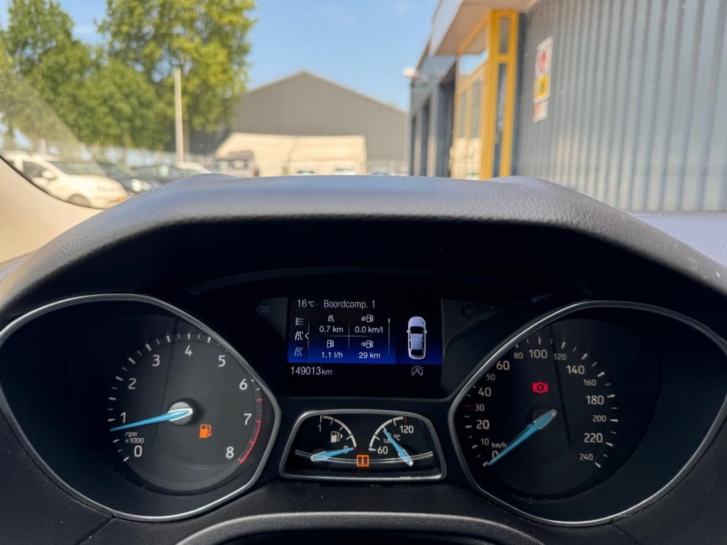 Ford Focus wagon 1.5 titanium edition