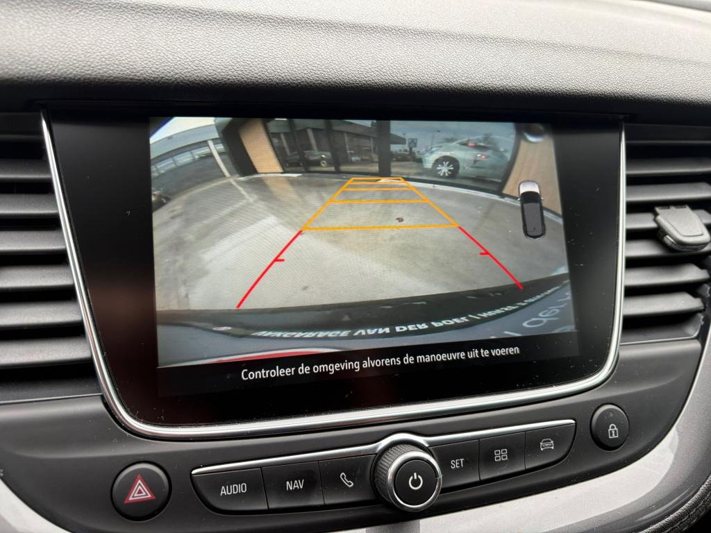 Opel Grandland X 1.2 turbo business executive