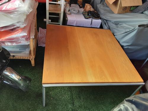 Prachtige  salontafelmetaal met hout ziet er als nieuw  uit