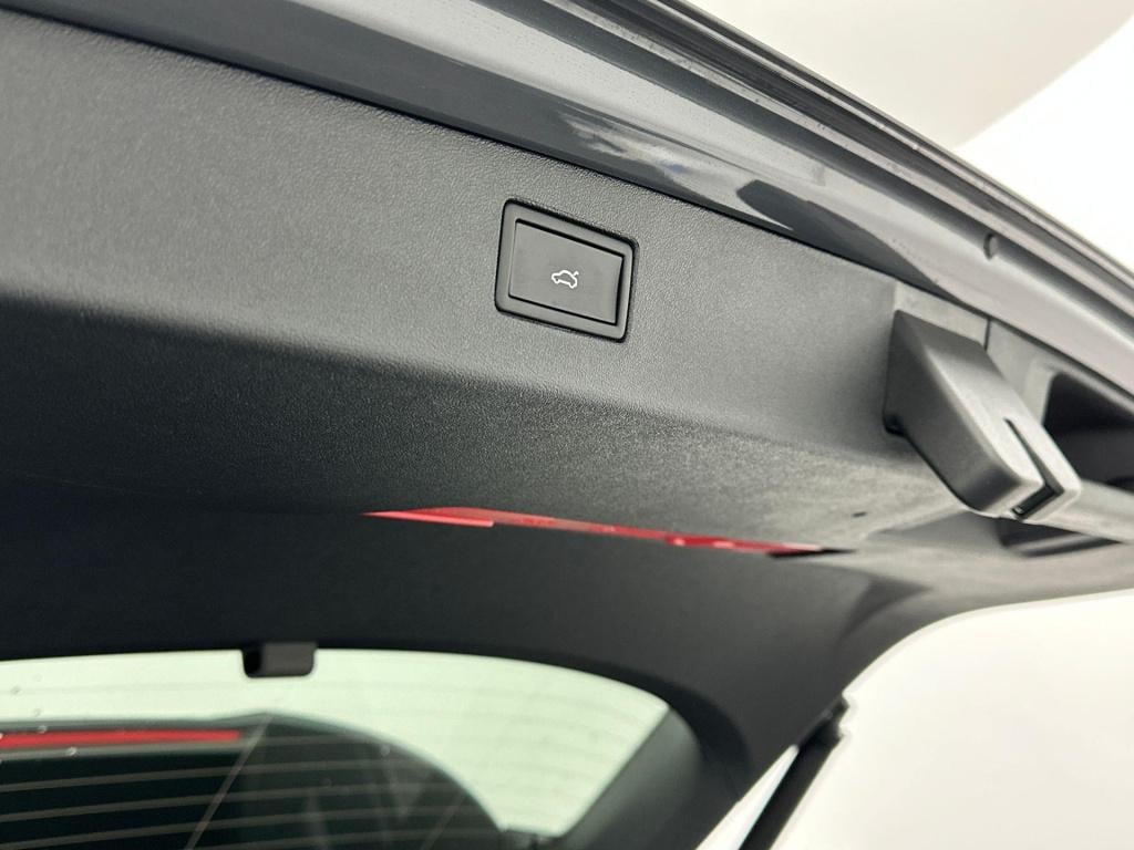 Volkswagen Tiguan r-line edition 272 plug in hybride black style pakket