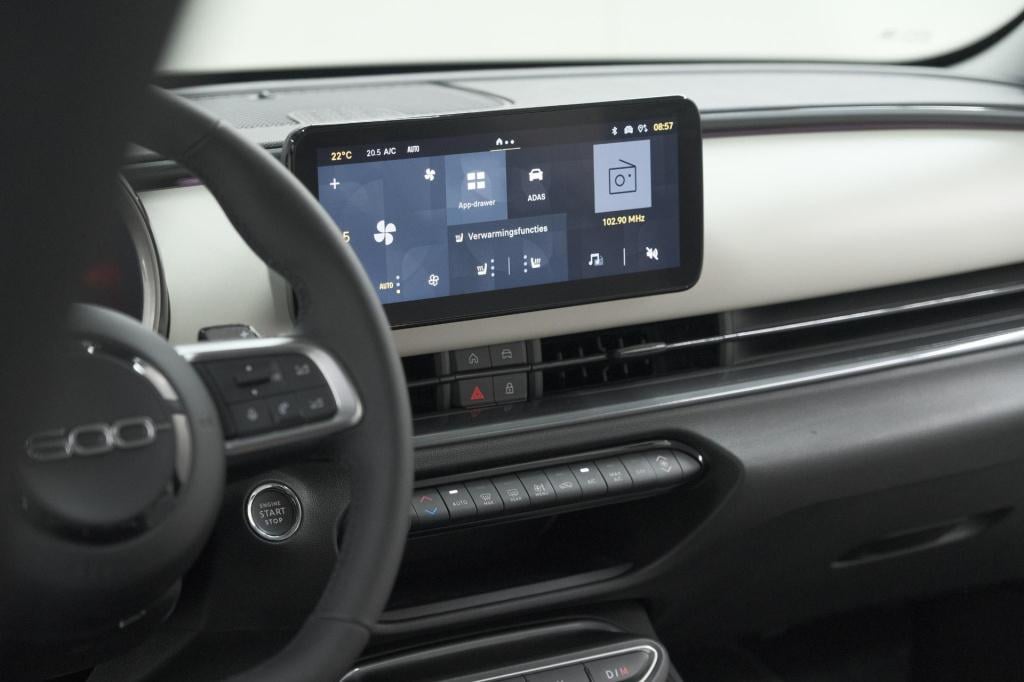 Fiat 600 1.2 hybrid 100 dct6 la prima | camera | adaptieve cruise control |