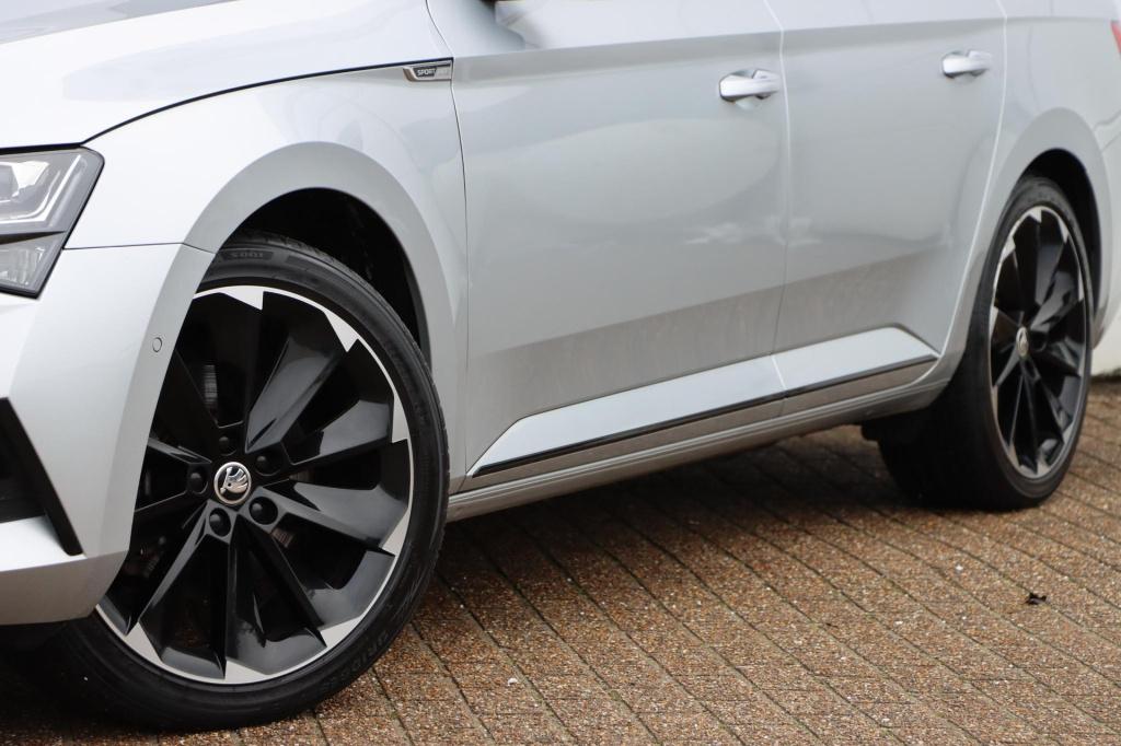 Skoda Superb combi 1.4 tsi iv sportline 218pk dsg6 | black style | memory s