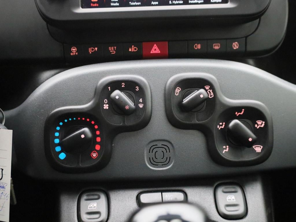 Fiat Panda 1.0 hybrid city life | apple carplay / android auto | airco | cr