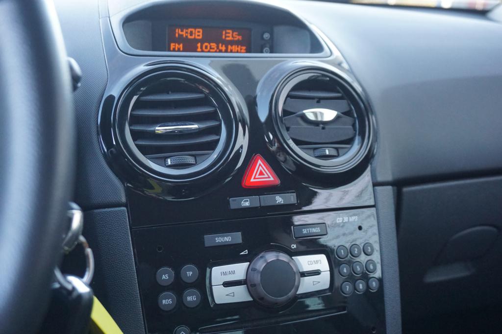 Opel Corsa 1.4-16v '111' edition airco / cruise / elektr. ramen / trekhaak