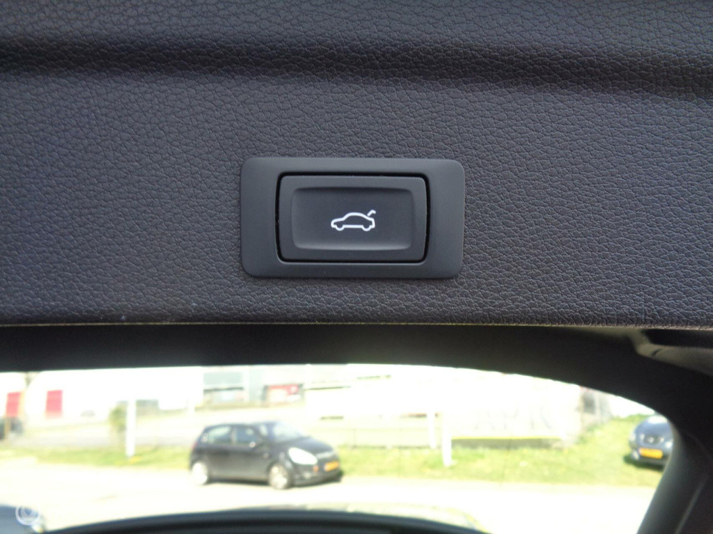 Audi Q3 35 tfsi sportback business/s-line/automaat/ecc/stoelverw/pdc/lm vel