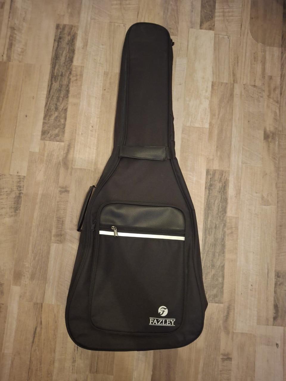 Akoestische gitaar (lapaz)