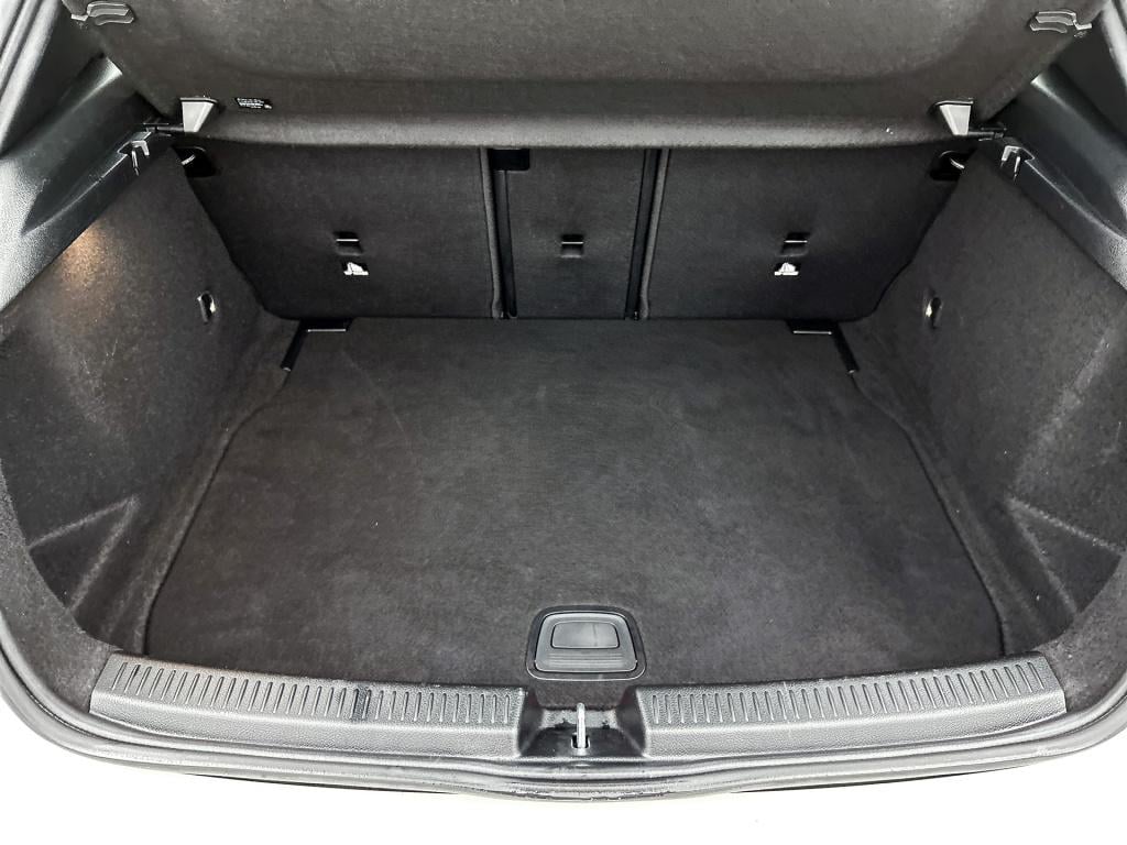 Mercedes-Benz A-Klasse 180 business solution amg | amg line | stoelverwarmi