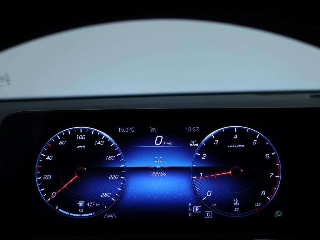 Mercedes-Benz Glb 200 amg line | panoramadak | trekhaak | cruise control | 