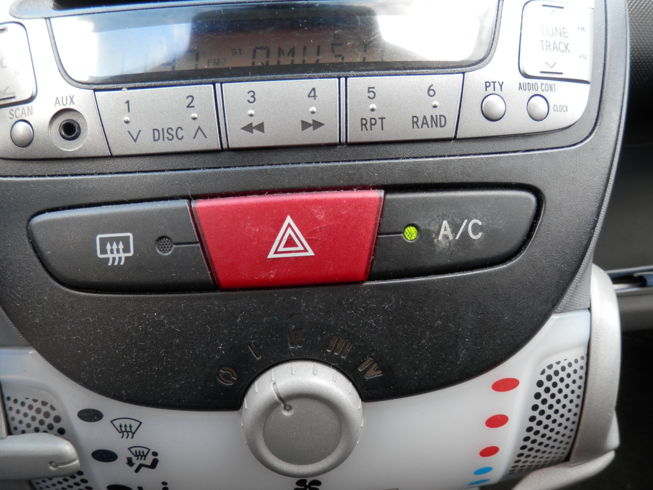 Auto Garant Biedt Aan: Peugeot 107 1.0 XS