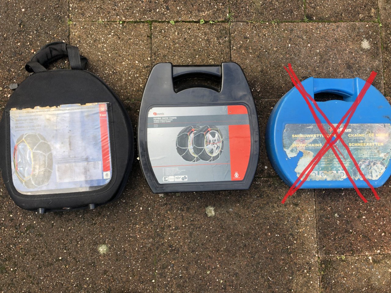 Sneeuwkettingen 2 sets ( nieuw )