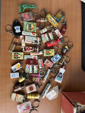 Partij diverse leuke sleutelhangers jaren '60 en '70.