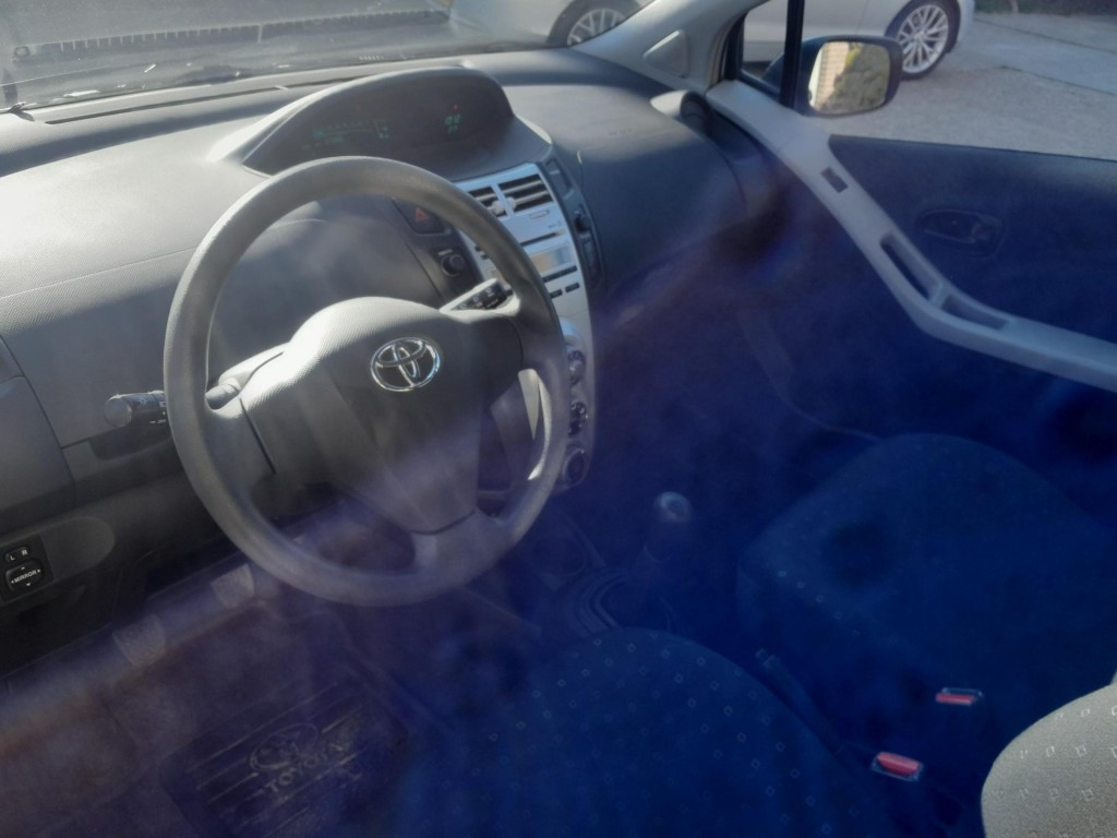 Toyota Yaris 1.3 vvti terra ---verkocht---