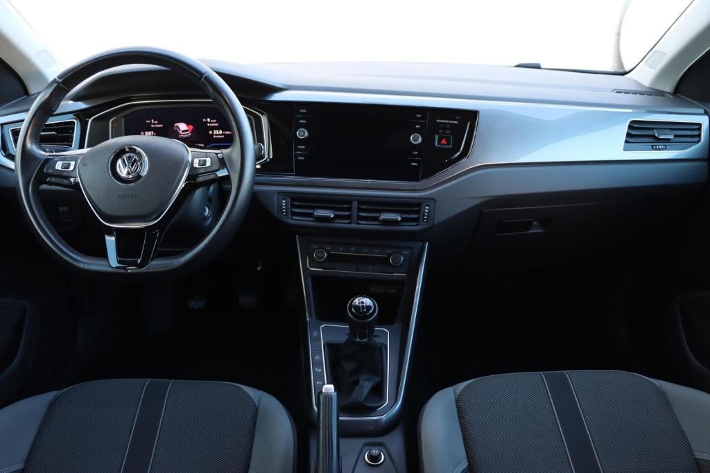 Volkswagen Polo 1.0 tsi highline business r 95pk