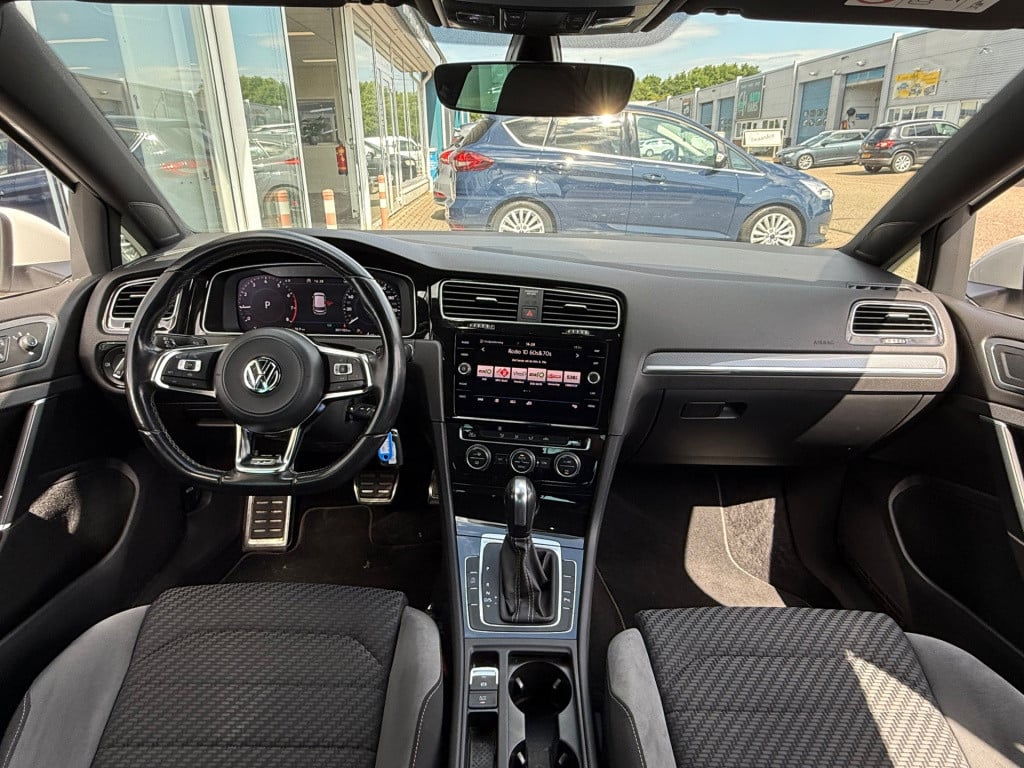 Volkswagen Golf 1.5 tsi highline business r