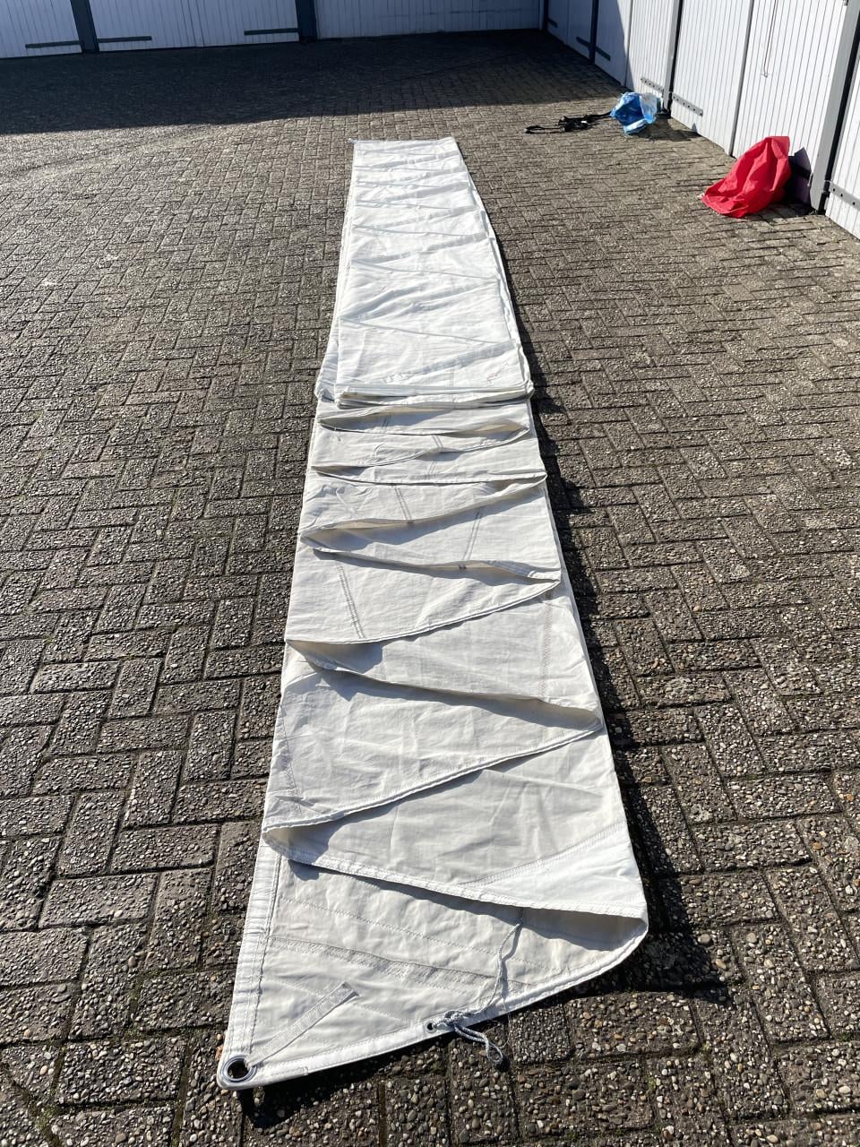 Diverse spinnakers, gennaker en genua