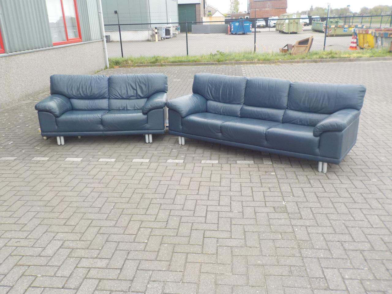 Mooie kwaliteit grote 3-zits ( 220 cm ) + 2 -zits ( 170 cm ) in goede staat