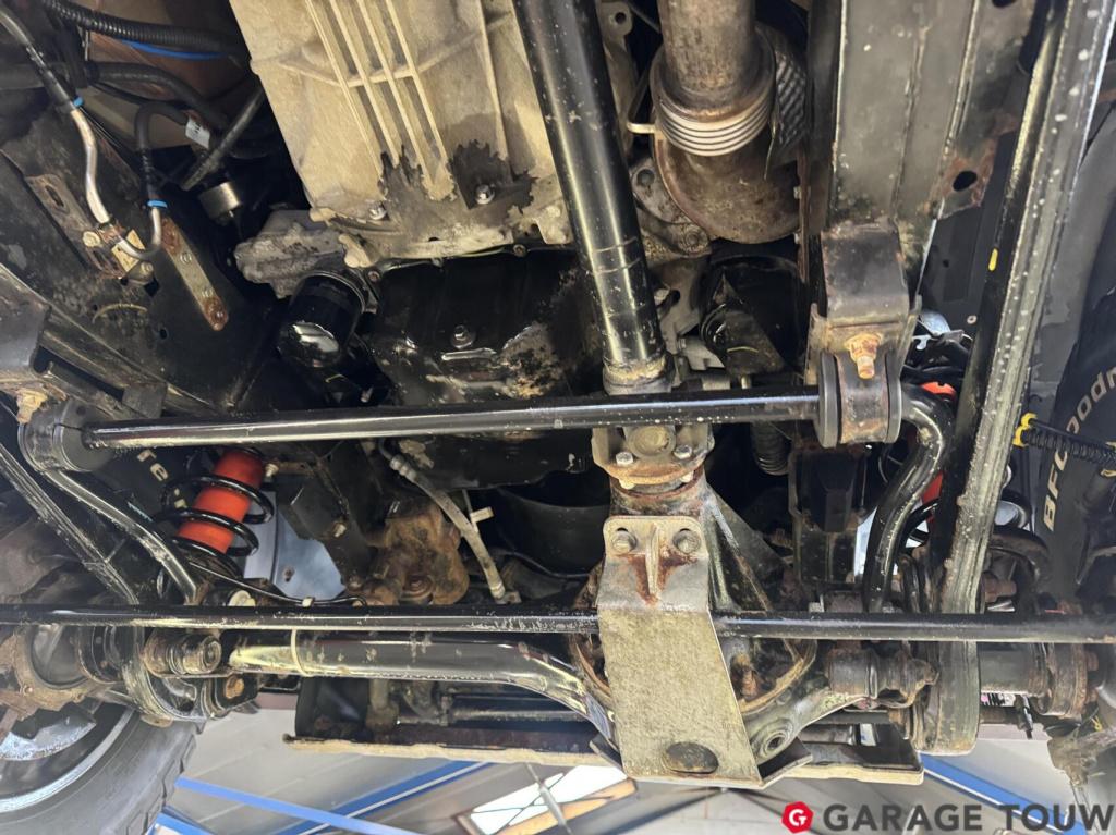 Land Rover Defender 2.2 d sw 90" adventure+ limited edition