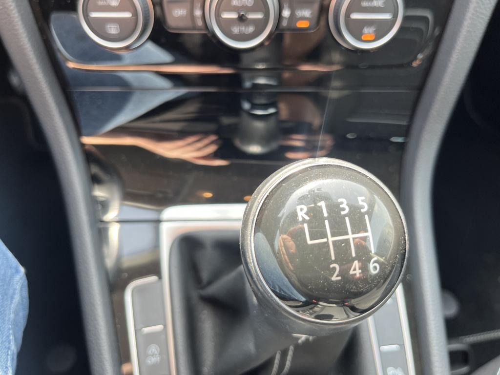 Volkswagen Golf 1.2 tsi cup edition 85 dkm navi