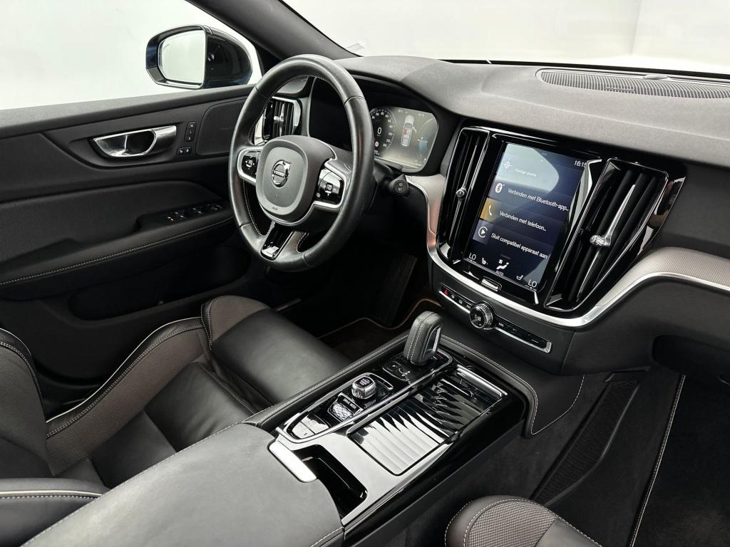Volvo V60 t6 340pk recharge r-design| achteruitrijcamera| trekhaak| adap.cr