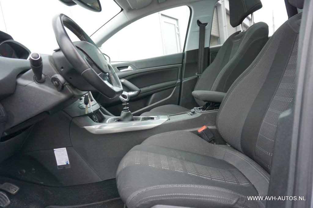 Peugeot 308 sw 1.2 puretech blue lease premium
