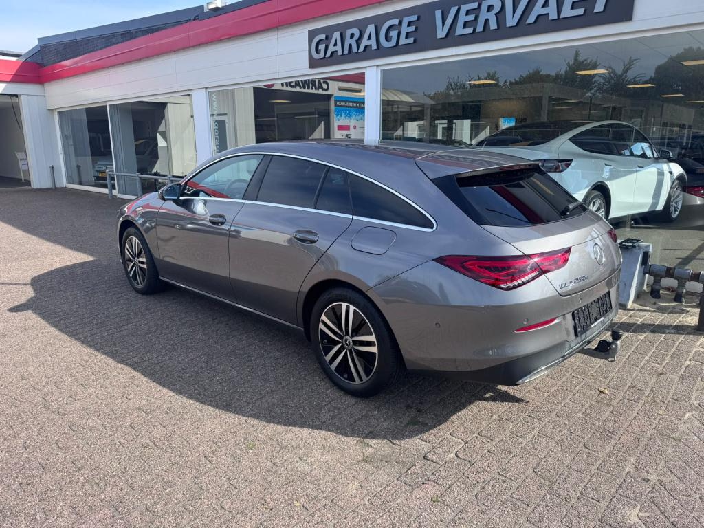Mercedes-Benz Cla shooting brake 250 e business solution luxury limited