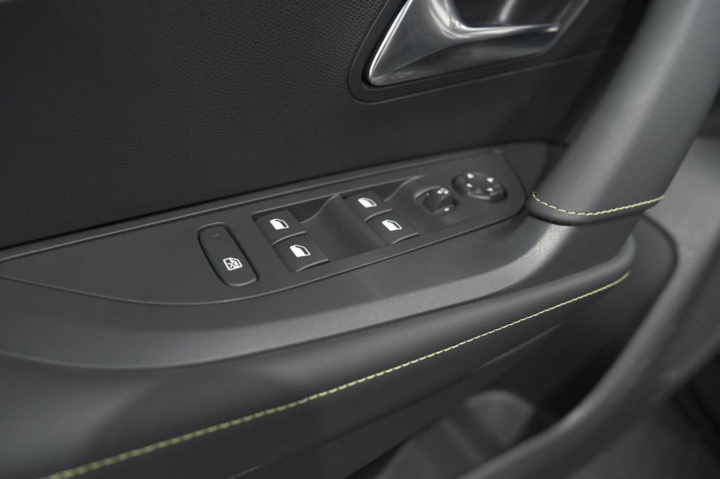 Peugeot 2008 puretech 130 eat8 gt | 360 camera | adaptieve cruise control |