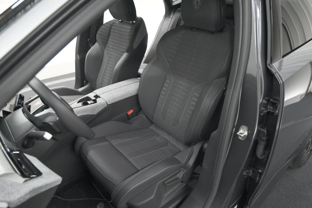 Peugeot 3008 1.2 hybrid 136 gt | pack winter | camera | adaptieve cruise co