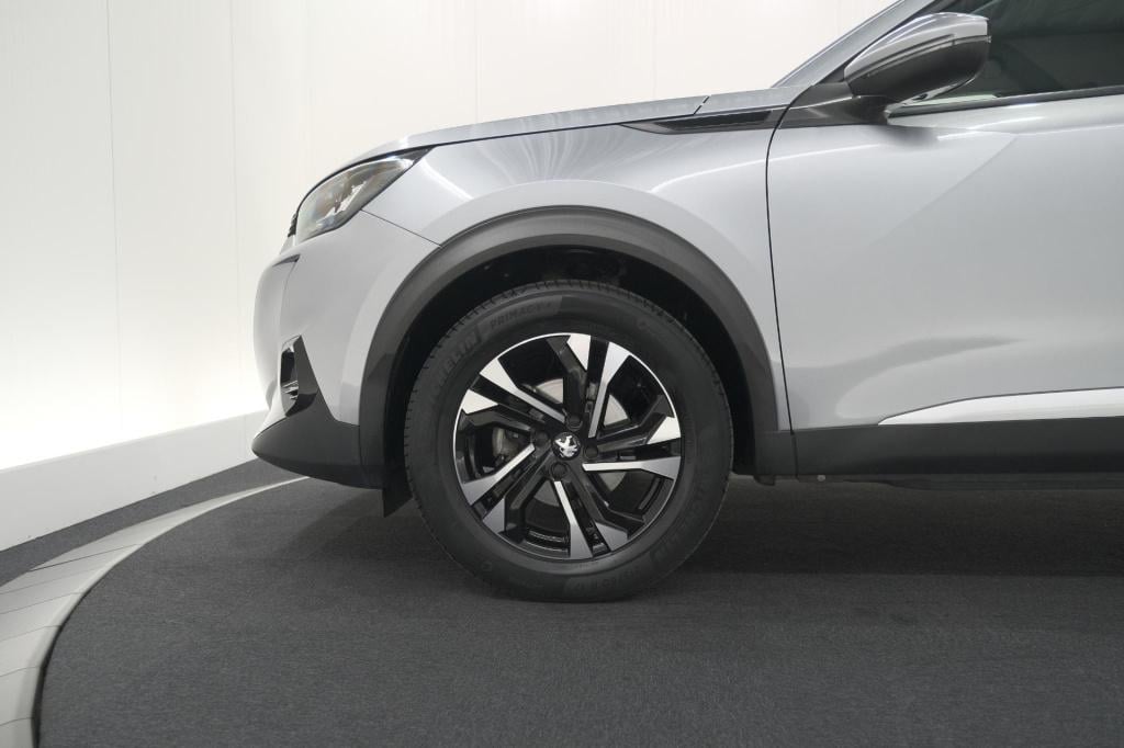Peugeot 2008 puretech 130 pk allure pack | trekhaak | camera | adaptieve cr