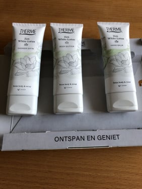 Te koop geschenksetje van "Therme".(1).(nieuw).