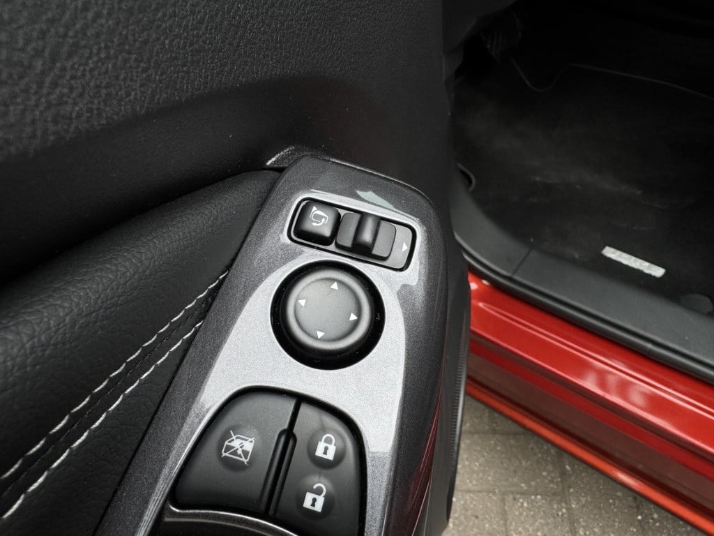 Nissan Juke 1.6 hybrid n-connecta parking pack