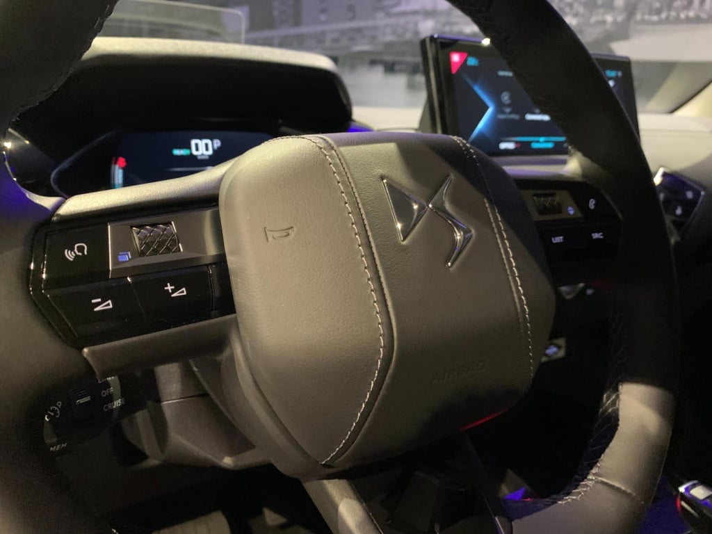 Ds Ds 3 crossback e-tense so chic 50 kwh *leder*appconnect*head-up*camera* 