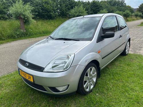 Ford fiesta 1.4 16V 3drs 2004 grijs
