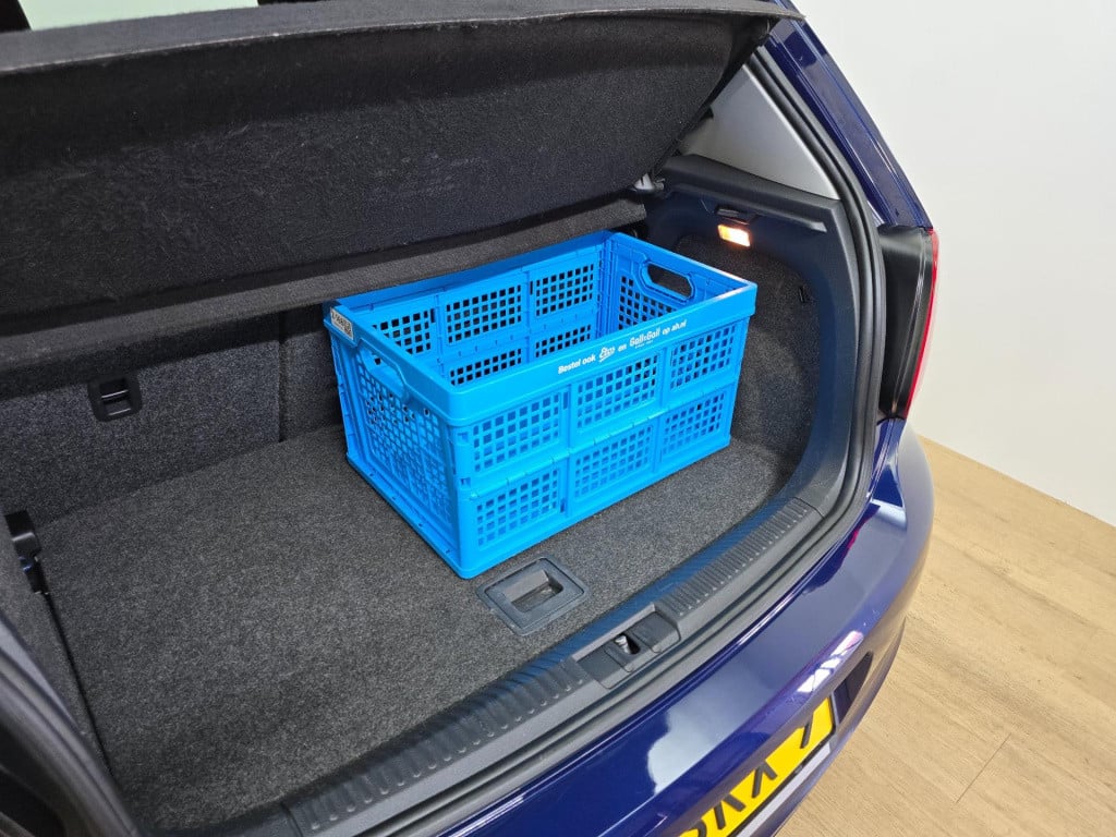 Volkswagen Polo occasion 1.4-16v comfortline met cruisecontrol en leuke vel
