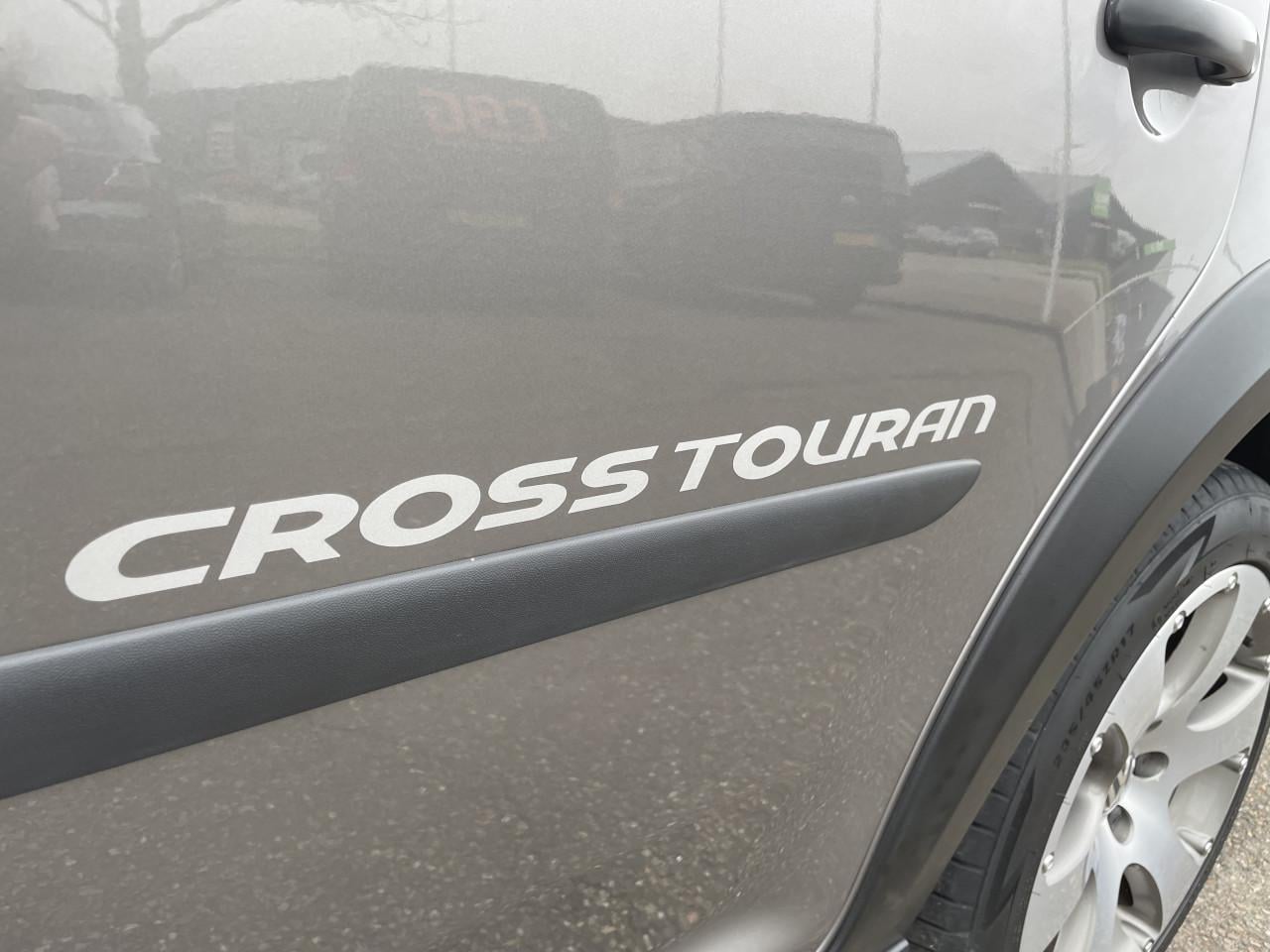 VOLKSWAGEN TOURAN 1.4 CROSS AUTOMAAT