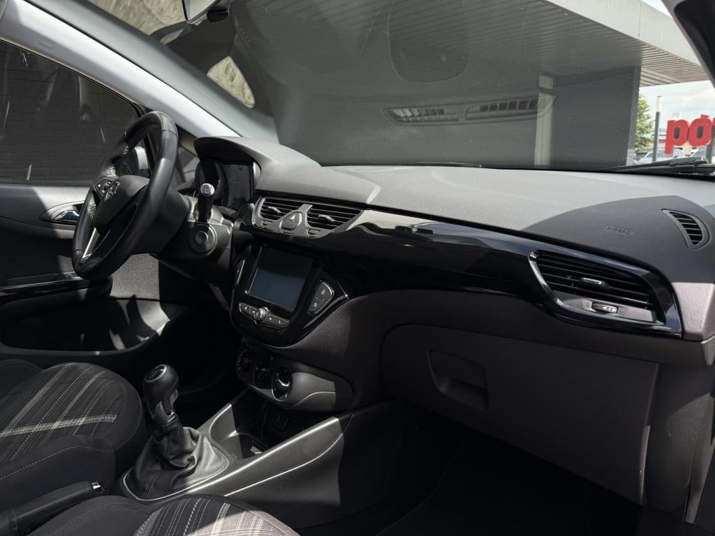 Opel Corsa 1.2 black editie