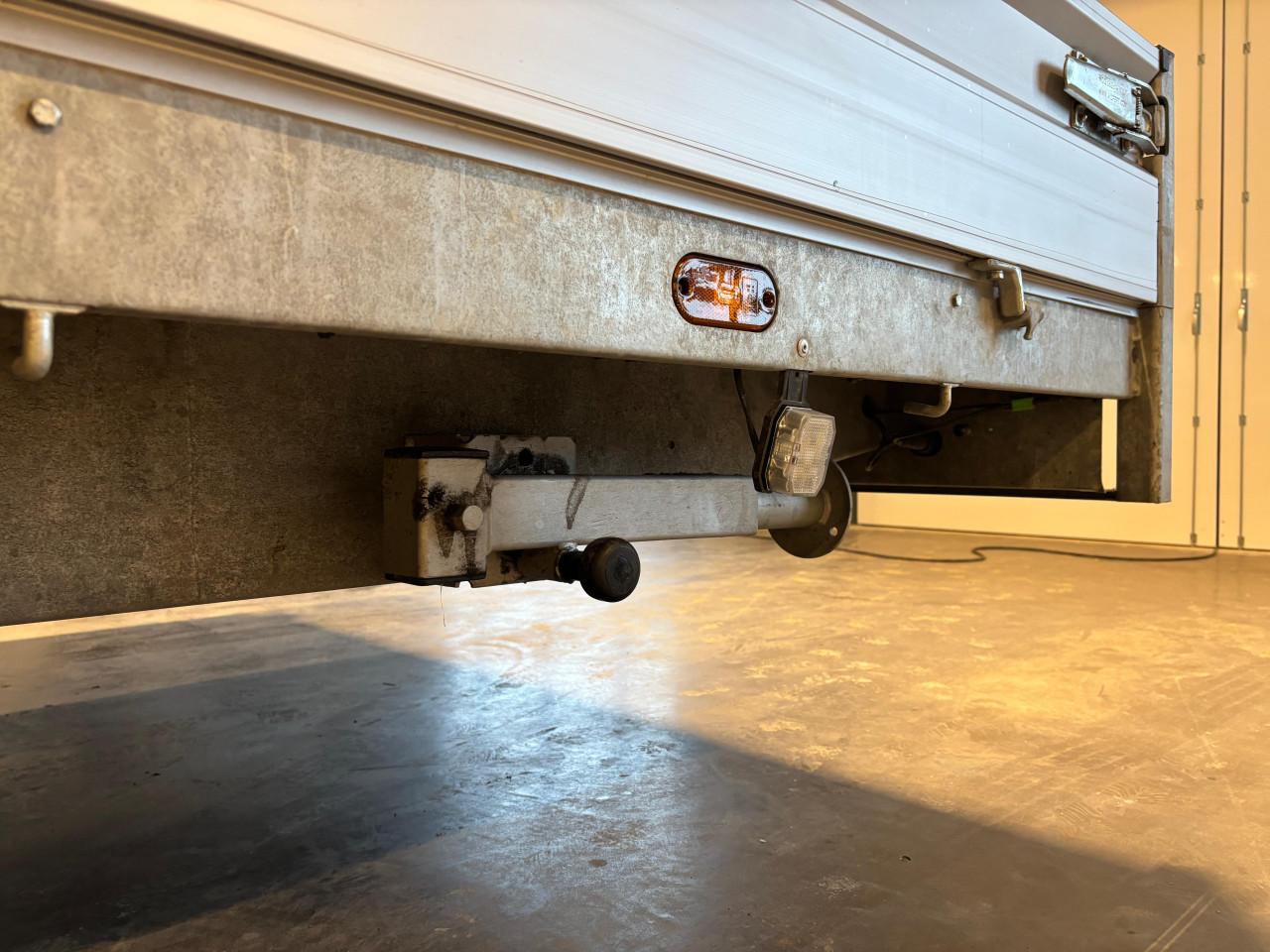 Hapert Azure plateauwagen 605x220cm 3500kg 3-asser z.g.a.n.