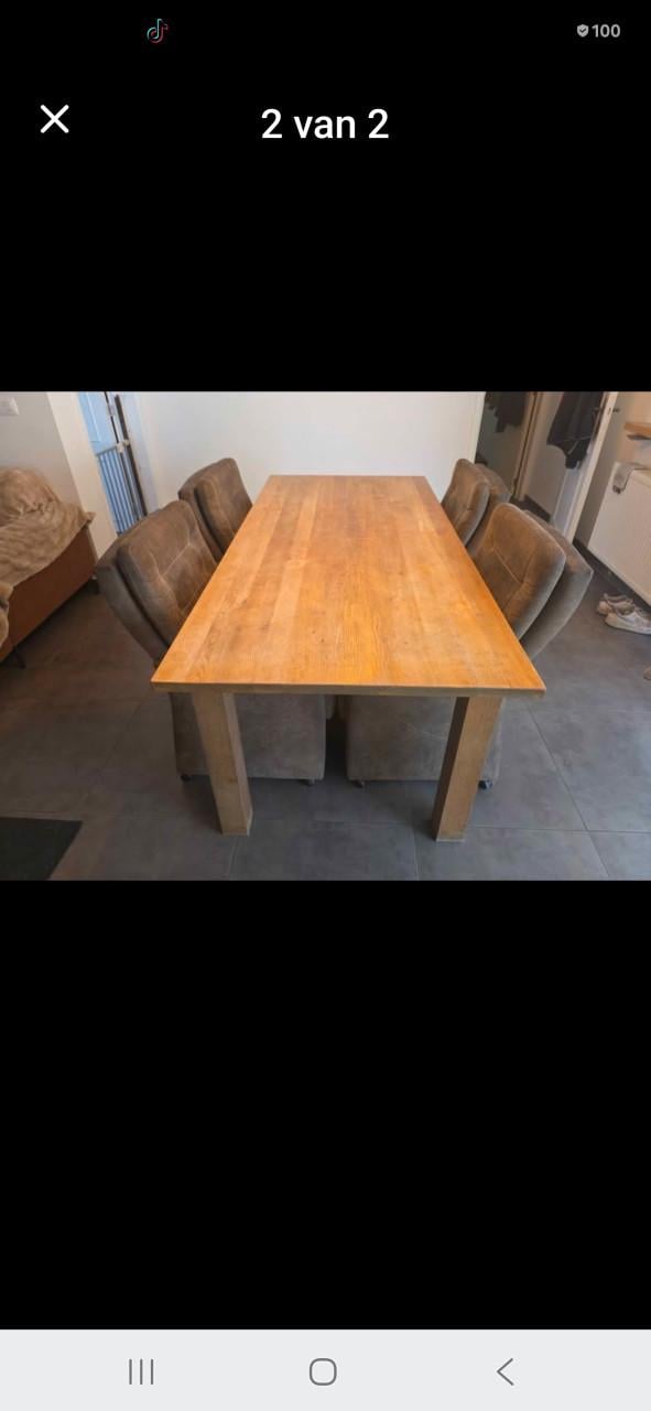 Grote massieve eettafel te koop